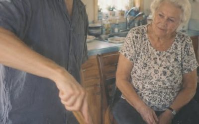 HE CLEANED A FORGOTTEN OLD WOMAN’S HOUSE FOR MONTH…
