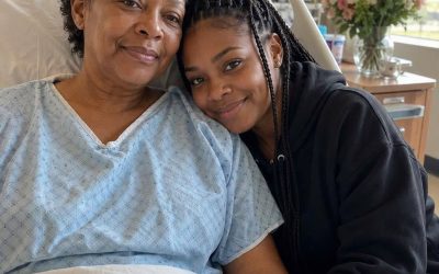 MY MOTHER COOKED MEALS FOR A HOMELESS MAN WHO LIVED BEHIND OUR HOUSE FOR 20 YEARS — THE DAY AFTER HER FUNE:RAL, HE TOOK MY HANDS IN HIS AND SAID, “BEFORE SHE DI:ED, SHE BEGGED ME TO STAY SILENT.”
