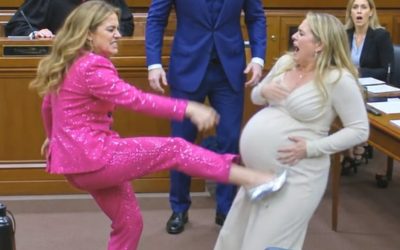 The Billionaire Let His Mistress Kick His Pregnant Wife In Court—But He Didn’t Know The Judge Had Been Waiting Twenty-Eight Years For This Moment